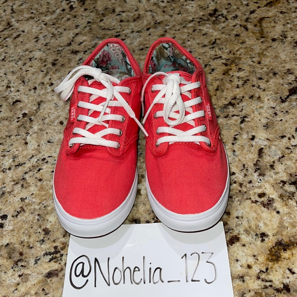 Vans - Picture 1 of 8